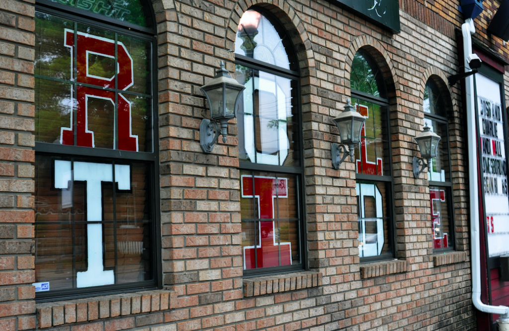 Windows with "Roll Tide" spelled out.